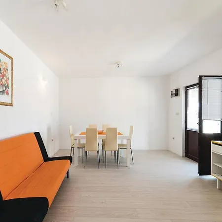 Four-bedroom In Apartment *