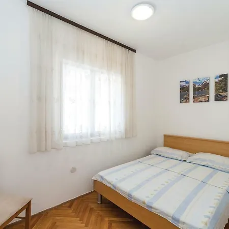 Four-bedroom In Apartment Nin