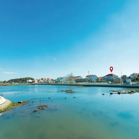 Appartement Four-bedroom In Nin